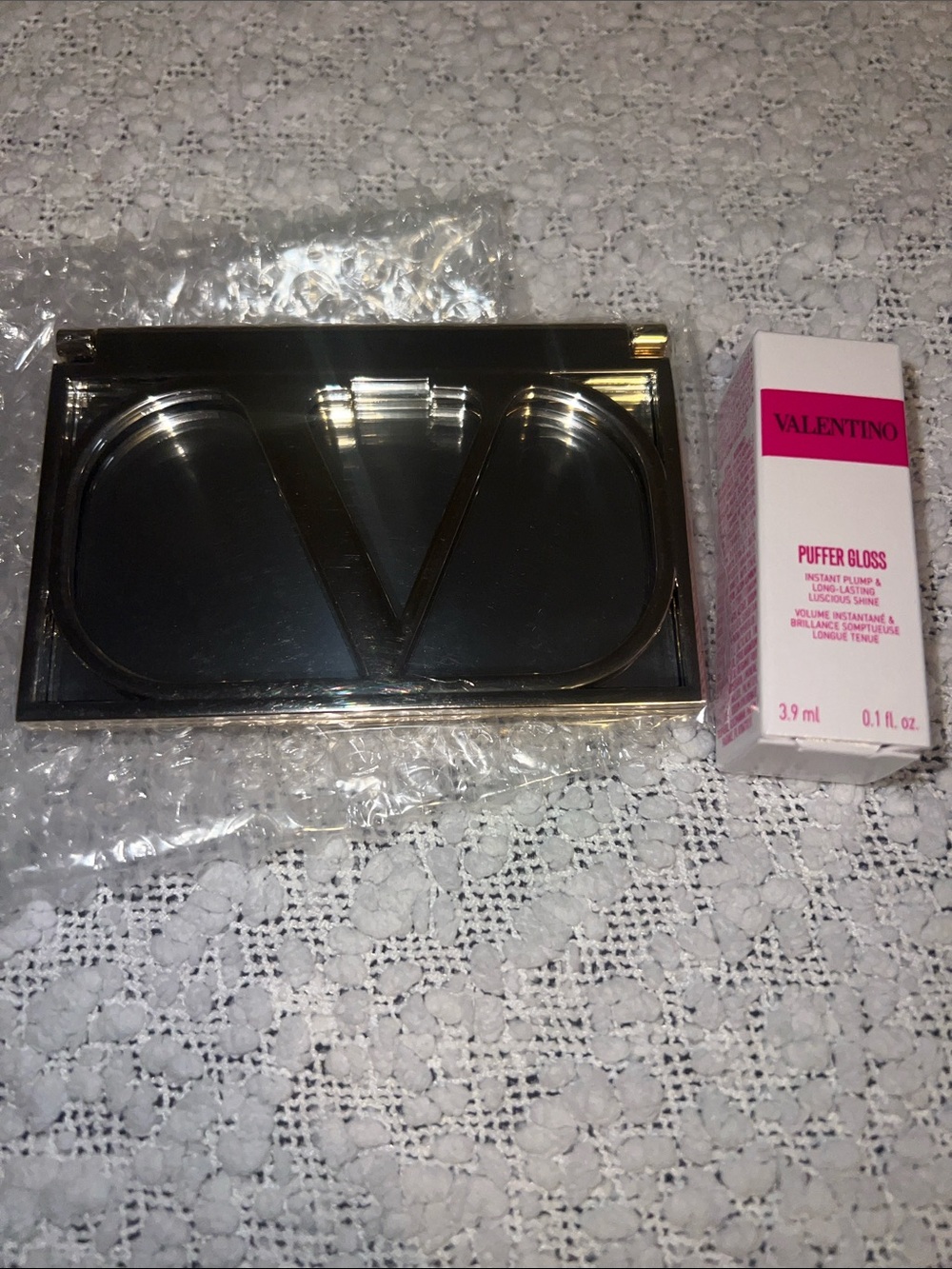 Valentino Bundle Compact Mirror & Mini Valentino Puffer Complex -Plumping Gloss